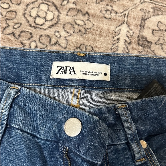 ZARA flared jeans high rise size 6 - Picture 3 of 3